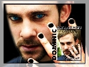 Dominic Monaghan, niebieski oczy, czarne paznokcie