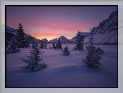 Kanada, Góra Crowfoot Mountain, Drzewa, Park Narodowy Banff, Zachód słońca, Jezioro Bow Lake, Alberta, Góry, Zima, Zamarznięte