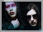 Marilyn Manson, Usta, Okulary, Czerwone