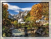 Park Narodowy Berchtesgaden, Niemcy, Kościół św. Sebastiana, Ramsau bei Berchtesgaden, Rzeka Ramsauer Ache, Bawaria, Most, Góry Alpy, Drzewa