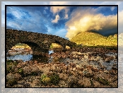 Szkocja, Most Sligachan Old Bridge, Roślinność, Kamienny, Chmury, Góra, Wyspa Skye, Rzeka Sligachan, Kamienie, Niebo
