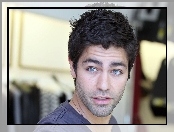 Aktor, Adrian Grenier