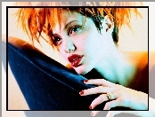 Angelina Jolie, czerwone paznokcie