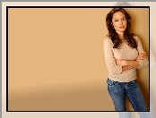Angelina Jolie, sweterek, spodnie