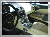 Aston Martin Rapide, Konsola
