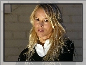 Maria Bello, Twarz