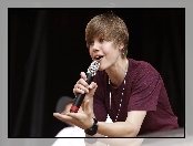 Justin Bieber, Mikrofon