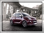 Bordowy, Opel Adam, Most