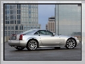 Srebrny, Cadillac XLR