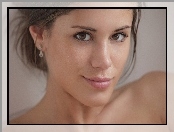 Little Caprice, Twarz
