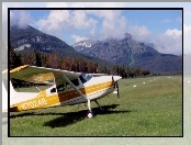 Cessna 185, Góry, Trawiaste, Lotnisko