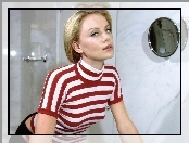 Charlize Theron, golfik, lustro