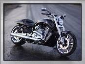 Harley Davidson V-Rod Muscle, Masywna, Chłodnica