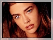 buźka, Denise Richards