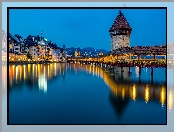 Rzeka Reuss, Lucerna, Szwajcaria, Oświetlony, Most Kapellbrucke, Wieża, Domy