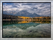 Jesień, Patricia Lake, Drzewa, Jezioro, Park Narodowy Jasper, Prowincja Alberta, Kanada, Odbicie, Góry