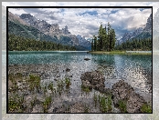 Kanada, Chmury, Drzewa, Park Narodowy Jasper, Jezioro Maligne, Wyspa Ducha, Góry