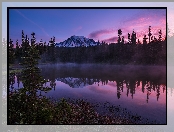 Stan Waszyngton, Las, Jezioro Reflection Lake, Drzewa, Góra, Park Narodowy Mount Rainier, Mgła, Wschód słońca, Szczyt Mount Rainier, Stany Zjednoczone