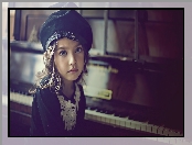 Smutna, Dziewczynka, Pianino