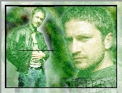 Gerard Butler, czarna kurtka, jasne włosy