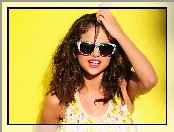 Selena Gomez, Okulary