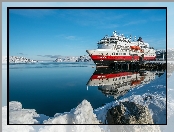 Statek pasażerski Finnmarken, Morze Barentsa, Norwegia, Zima, Port Kirkenes, Góry