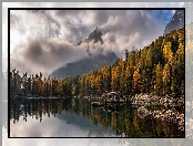 Góry, Kanton Ticino, Dolina Valle di Campo, Szwajcaria, Jezioro Lago di Saoseo, Las, Skały, Chmury