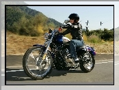 Harley Davidson Sportster XL1200C, Motocyklistka