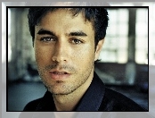 Enrique Iglesias, Zarost