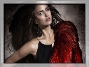 Irina Shayk, Kolczyki, Futro