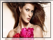 Isabeli Fontana, Kwiatki, Spojrzenie