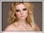 Izabella Miko, Kocie, Oczy