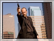 Jason Statham, Wieżowce, Pistolet