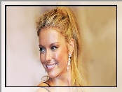 Jennifer Hawkins, Kolczyk, Uśmiech