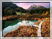 Drewniany, Góry, Jesień, Jezioro Zelenci, Rezerwat przyrody Zelenci, Kranjska Gora, Słowenia, Drzewa, Pomost