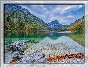 Jezioro Langbathseen, Drzewa, Liście, Austria, Las, Jesień, Kamienie, Góry