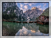 Włochy, Domek, Pragser Wildsee, Łódki, Jezioro, Lago di Braies, Góry Dolomity, Drewniany