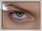 Angelina Jolie, oko