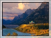 Kanada, Góry, Lasy, Prowincja Alberta, Park Narodowy Waterton Lakes, Hotel Księcia Walii Prince of Wales, Jezioro Upper Waterton