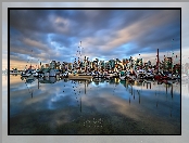 Stanley Park Marina, Żaglówki, Kanada, Klub jachtowy, Vancouver, Odbicie, Przystań, Wieżowce, Wschód słońca, Chmury