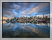 Stanley Park Marina, Żaglówki, Kanada, Klub jachtowy, Vancouver, Odbicie, Przystań, Wieżowce, Wschód słońca, Chmury