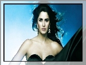 Katrina Kaif, Brunetka, Kolczyki
