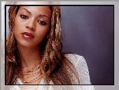 Beyonce Knowles, Buzia