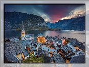 Austria, Góry, Alpy Salzburskie, Hallstatt, Jezioro Hallstättersee, Domy, Kościół