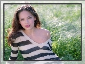 Kristin Kreuk, Trawa