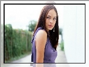 Kristin Kreuk, Bluzeczka, Spojrzenie, Fioletowa