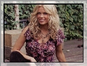 Melinda Messenger, Kwiatki, Bluzka, W