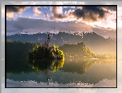 Wschód Słońca, Jezioro Bled, Słowenia, Kościół, Alpy Julijskie, Mgła