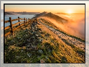 Hrabstwo Derbyshire, Wschód słońca, Droga, Anglia, Płot, Mgła, Wzgórze Mam Tor, Park Narodowy Peak District