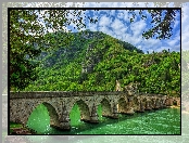Most łukowy, Visegrad, Bośnia i Hercegowina, Mehmeda Paszy Sokolovicia, Rzeka Drina, Góry, Drzewa